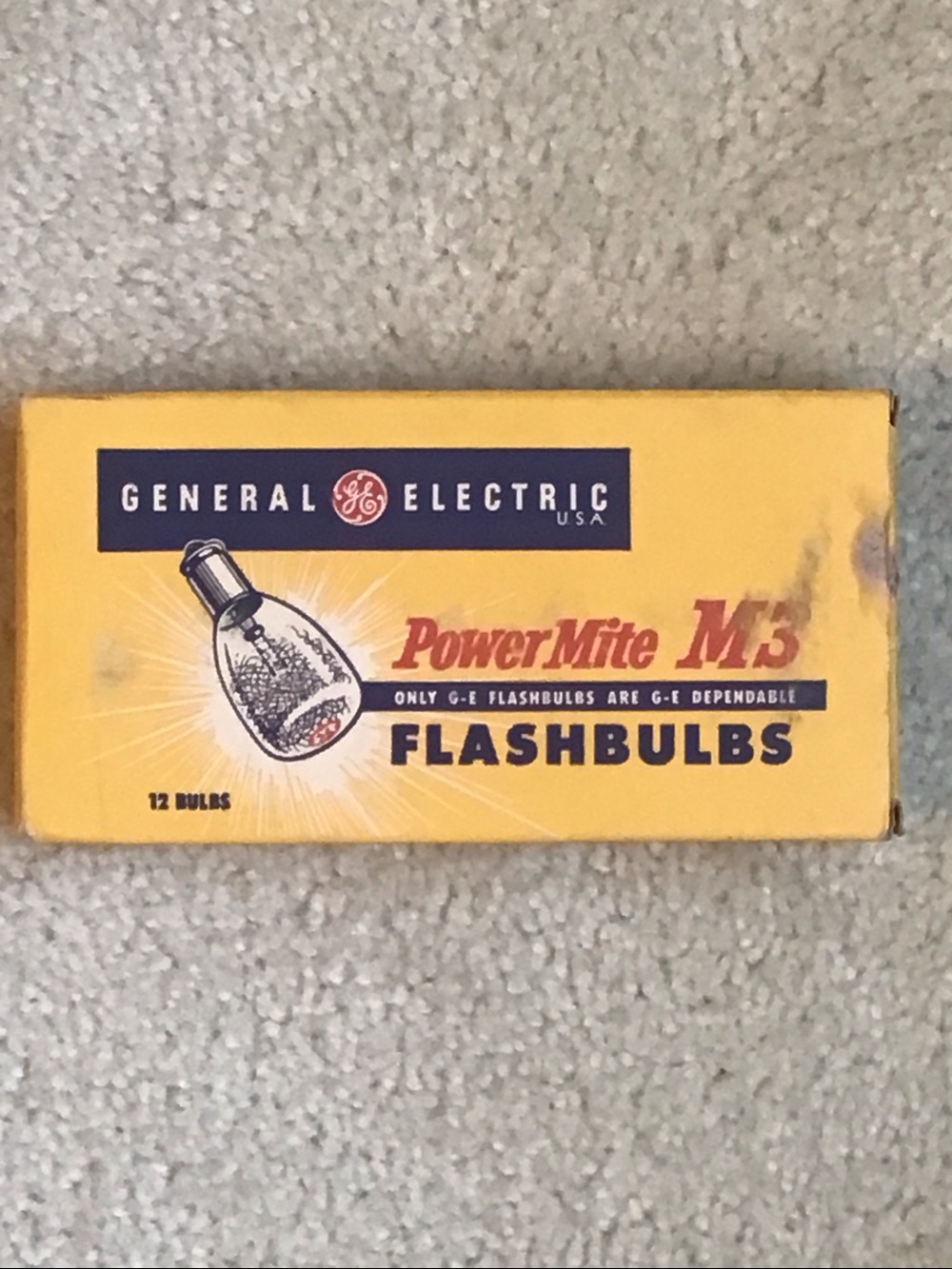 Vintage GE PowerMite Flashbulbs M3, Set of 12